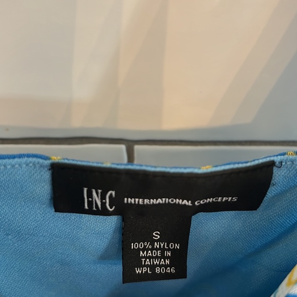INC sleeveless top - Picture 3 of 4